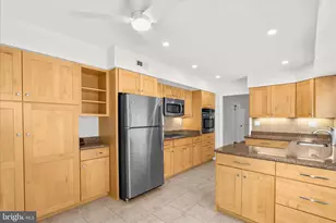 15808 Plainview Ln, Bowie, MD 20716 - Photo 2