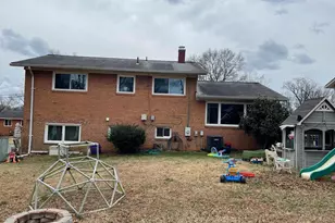 7407 Sweetbriar Dr, College Park, MD 20740 - Photo 32