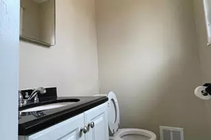 7407 Sweetbriar Dr, College Park, MD 20740 - Photo 10