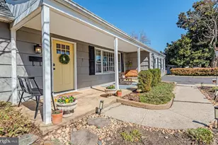 12520 Chelton Ln, Bowie, MD 20715 - Photo 2