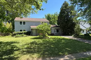 12414 Starlight Ln, Bowie, MD 20715 - Photo 2