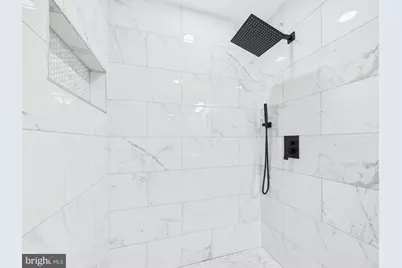 5010 Pierce Avenue, College Park, MD 20740 - Photo 32