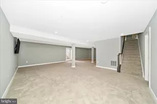904 Midbrook Ln Ln, Bowie, MD 20716 - Photo 88