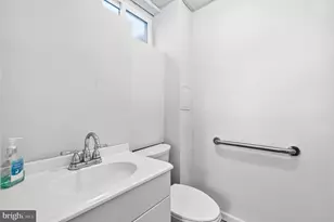 2502 Hughes Rd, Hyattsville, MD 20783 - Photo 28