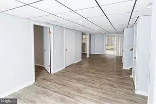 9409 Croom Acres Dr, Upper Marlboro, MD 20772 - Photo 8