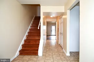 8960 Continental Pl, Landover, MD 20785 - Photo 4