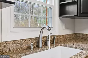 4018 Wakefield Ln, Bowie, MD 20715 - Photo 10