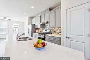 4709 Van Buren St, Riverdale, MD 20737 - Photo 12