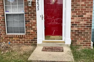 2423 W Rosecroft Village Cir, Oxon Hill, MD 20745 - Photo 1