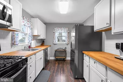 3906 70th Avenue, Hyattsville, MD 20784 - Photo 8