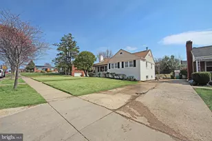 2113 Iverson St, Temple Hills, MD 20748 - Photo 2