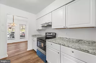 6911 Cipriano Woods Ct, Lanham, MD 20706 - Photo 10