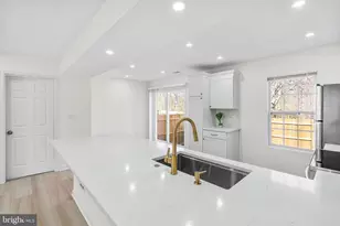 6013 N Hil Mar Cir, District Heights, MD 20747 - Photo 4