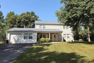 4520 Oaklyn Ln, Bowie, MD 20715 - Photo 2
