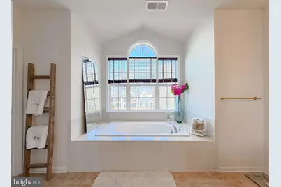 2810 Pumpkin Street, Clinton, MD 20735 - Photo 16