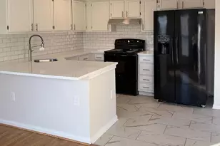 2401 W Rosecroft Village Cir, Oxon Hill, MD 20745 - Photo 1