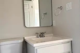 2401 W Rosecroft Village Cir, Oxon Hill, MD 20745 - Photo 8