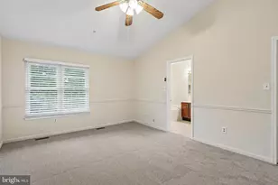 7809 Vanity Fair Dr, Greenbelt, MD 20770 - Photo 6