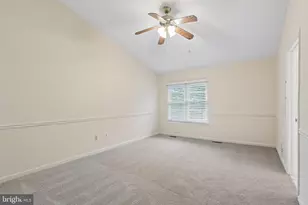 7809 Vanity Fair Dr, Greenbelt, MD 20770 - Photo 16
