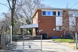 912 Irvington St, Oxon Hill, MD 20745 - Photo 2