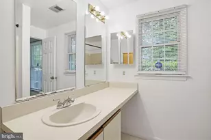 8933 Hobart St, Upper Marlboro, MD 20774 - Photo 12