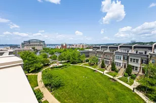 510 Overlook Park Dr, Oxon Hill, MD 20745 - Photo 1
