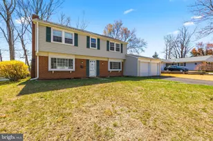 12423 Chalford Ln, Bowie, MD 20715 - Photo 2