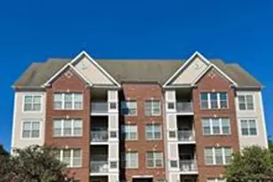 2801 Forest Run Dr, District Heights, MD 20747 - Photo 2