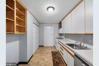 6100 Westchester Park Drive #913, College Park, MD 20740 - Photo 4