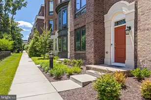 510 Harborview Dr, National Harbor, MD 20745 - Photo 2