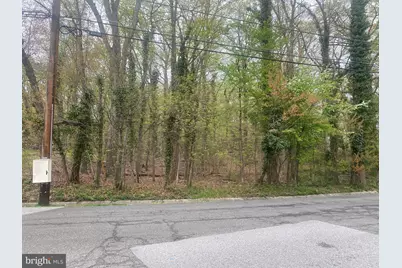 5202 Woodland Boulevard, Oxon Hill, MD 20745 - Photo 2