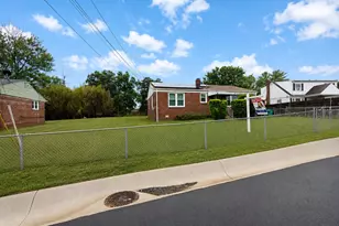 8107 Jordan Park Blvd, District Heights, MD 20747 - Photo 2