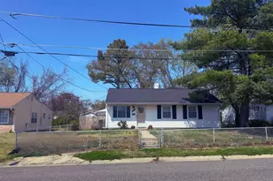 1010 Elkhart St, Oxon Hill, MD 20745 - Photo 2