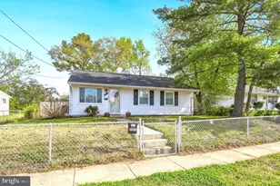 1010 Elkhart St, Oxon Hill, MD 20745 - Photo 2