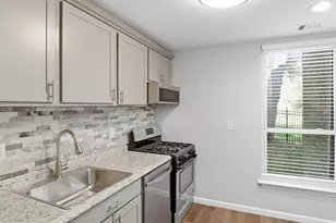 3320 Huntley Sq Dr, Temple Hills, MD 20748 - Photo 8