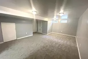 5028 Roseld Ct, Oxon Hill, MD 20745 - Photo 8