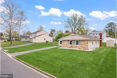 15717 Presswick Lane, Bowie, MD 20716 - Photo 2