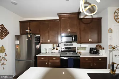 5937 Northwest Drive #(MASTER BEDROOM), Hyattsville, MD 20782 - Photo 2