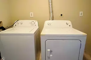 1910 Village Green Dr, Landover, MD 20785 - Photo 14