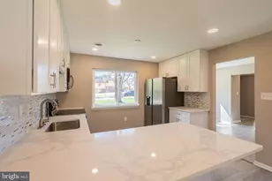 402 Warburton Oaks Dr, Fort Washington, MD 20744 - Photo 4