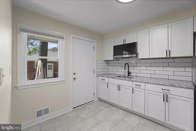 8405 Ravenswood, New Carrollton, MD 20784 - Photo 18