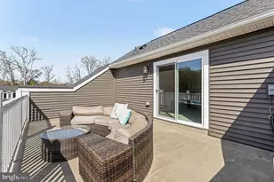 10878 Foxtrot Cir, Upper Marlboro, MD 20772 - Photo 32