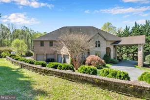 16901 Federal Hill Ct, Bowie, MD 20716 - Photo 2