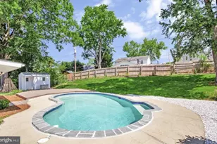 2912 Barrister Ln, Bowie, MD 20715 - Photo 2