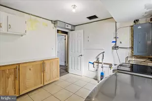 6410 White Oak Ave, Temple Hills, MD 20748 - Photo 38