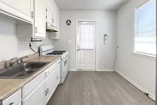 9906 Lanham Severn Rd, Lanham, MD 20706 - Photo 4