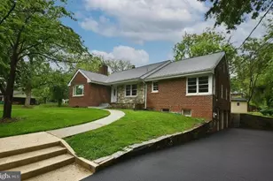 216 Careybrook Ln, Oxon Hill, MD 20745 - Photo 2