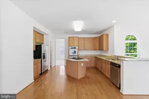 8114 Holly Ln, Clinton, MD 20735 - Photo 6