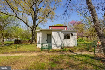 39 Ridge Road, Greenbelt, MD 20770 - Photo 2