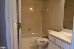 4324 Talmadge Cir, Suitland, MD 20746 - Photo 12